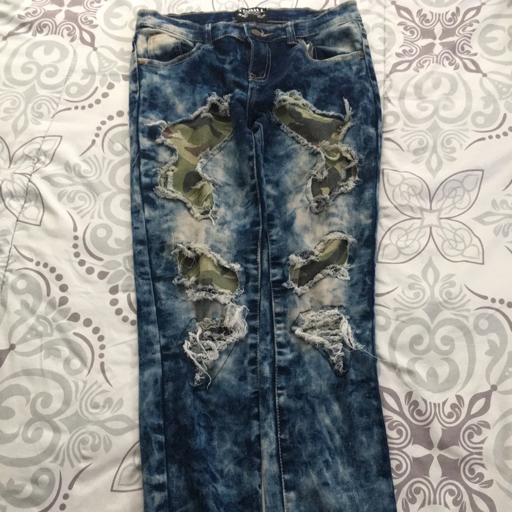 Camo ripped jeans
